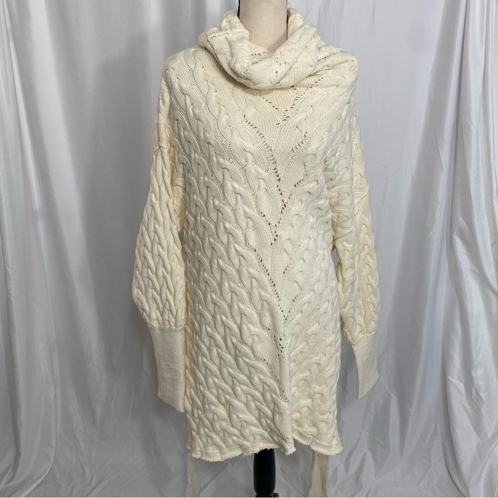FREE PEOPLE MEDIUM KNITE SWEATER DRESS